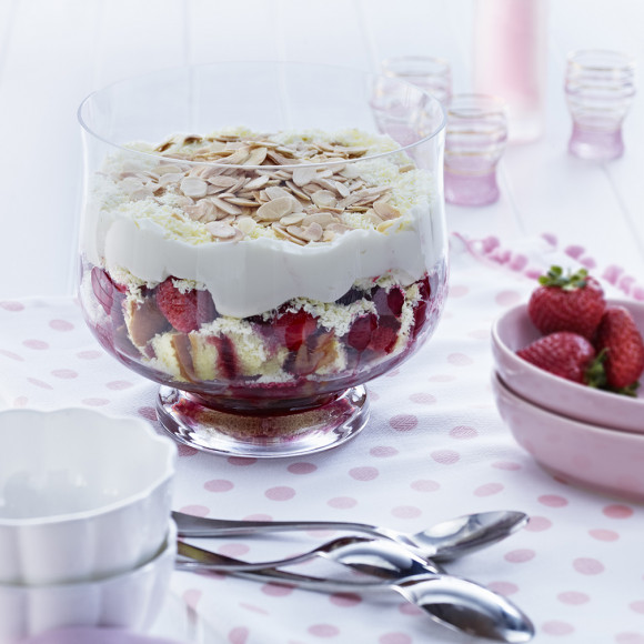 White Chocolate Trifle Recipe myfoodbook